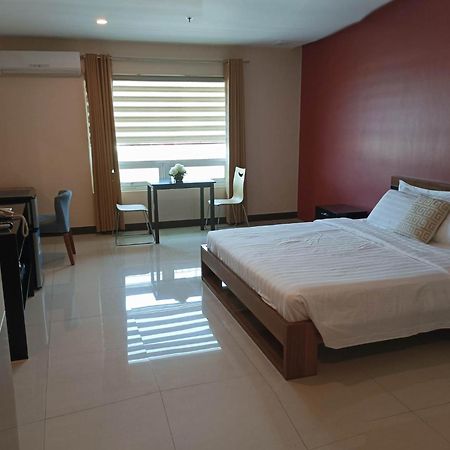 Ybc Grand Hotel Olongapo Esterno foto