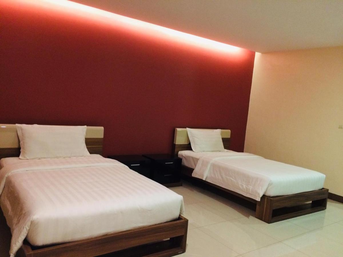Ybc Grand Hotel Olongapo Esterno foto