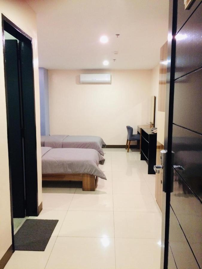 Ybc Grand Hotel Olongapo Esterno foto
