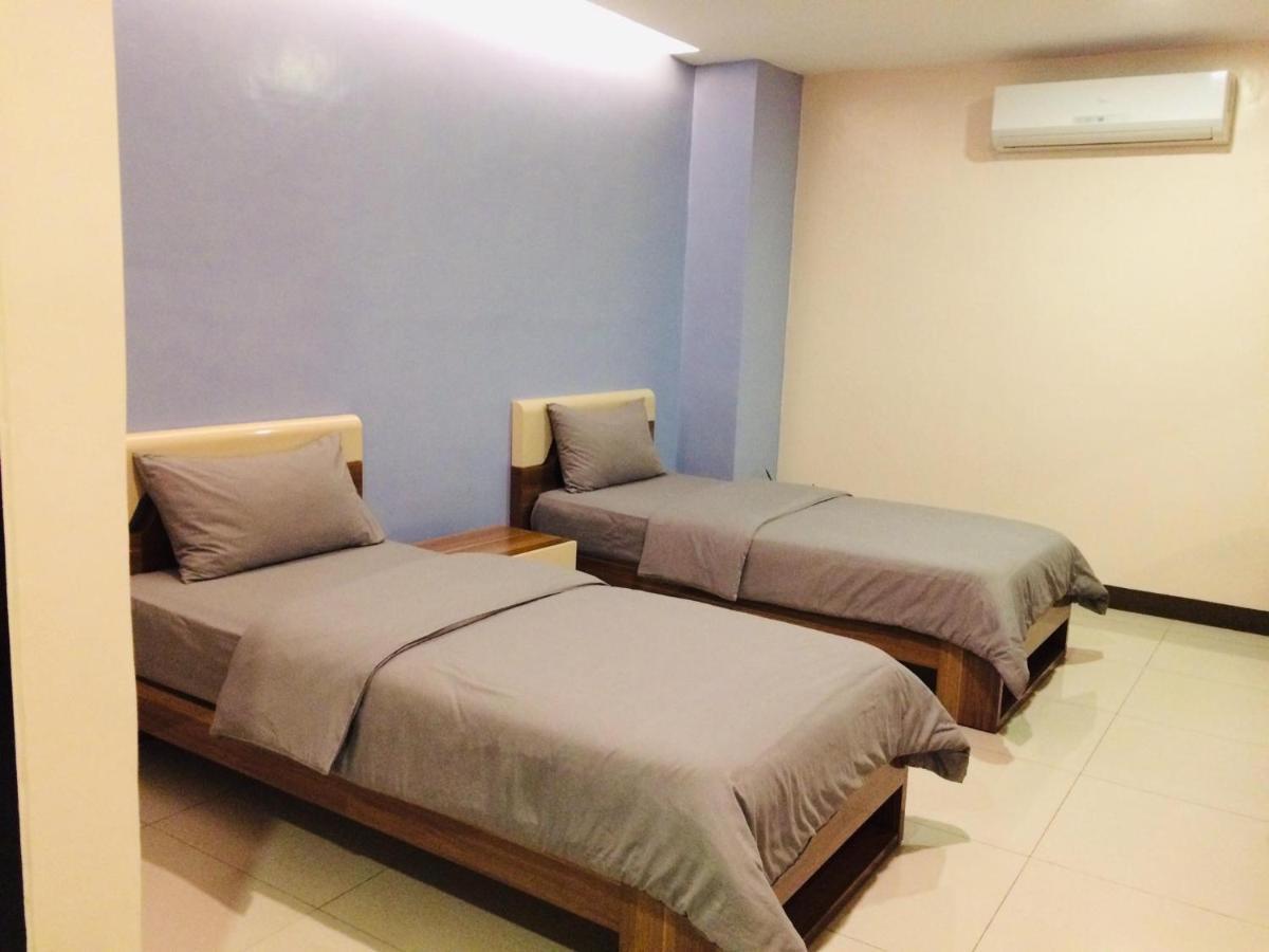 Ybc Grand Hotel Olongapo Esterno foto