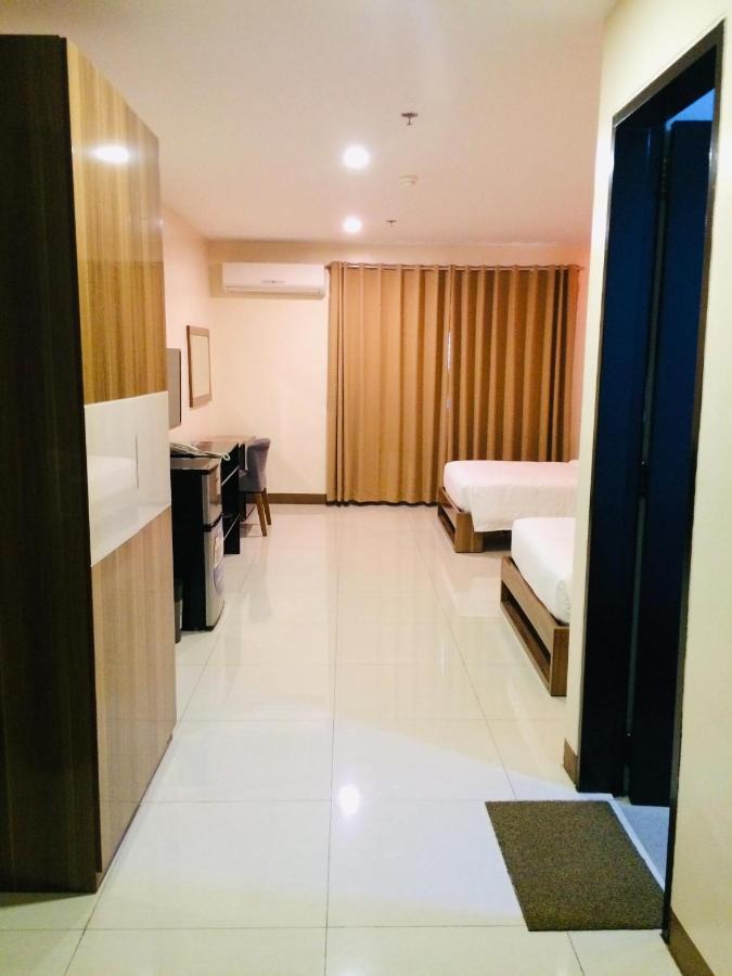 Ybc Grand Hotel Olongapo Esterno foto