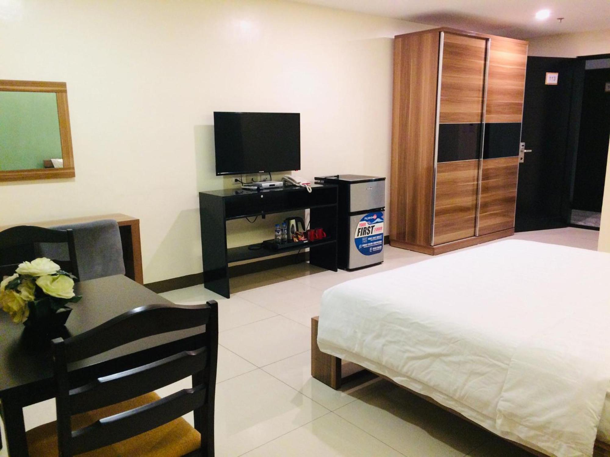Ybc Grand Hotel Olongapo Esterno foto