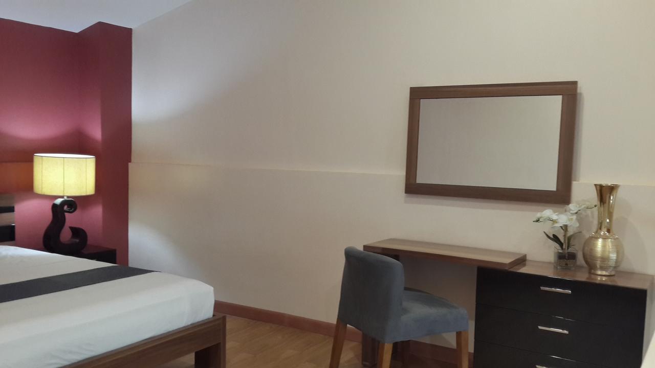 Ybc Grand Hotel Olongapo Esterno foto