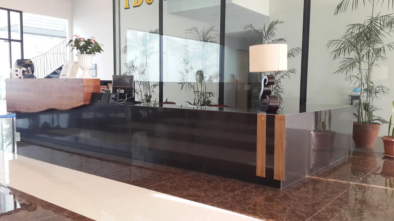 Ybc Grand Hotel Olongapo Esterno foto
